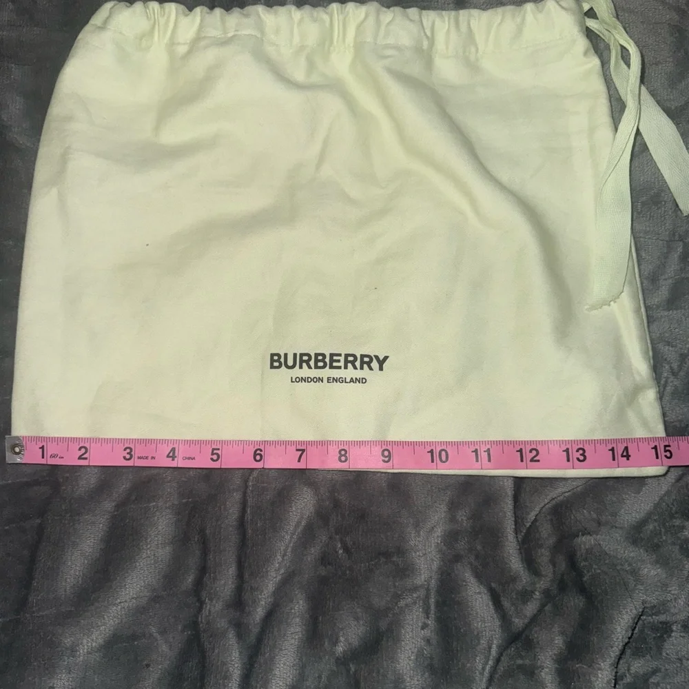 🥂Burberry London🥂 Soft Cream/light green dust Bag - Picture 3 of 3